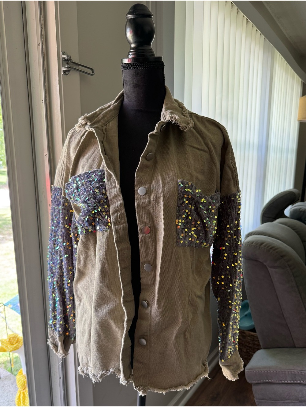 chic khaki frayed-collar jacket